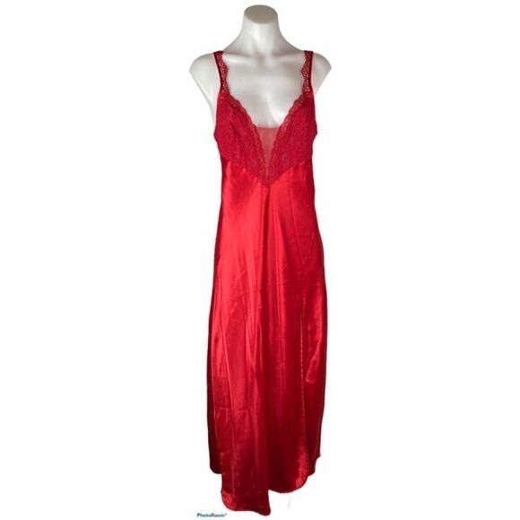 Vintage 90’s Victoria’s Secret long red slip chemise with lace detail - Picture 2 of 6